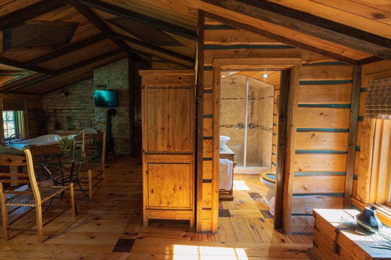 Domaine Riviere Sacacomie Hotel Saint-Alexis-des-Monts Exterior photo