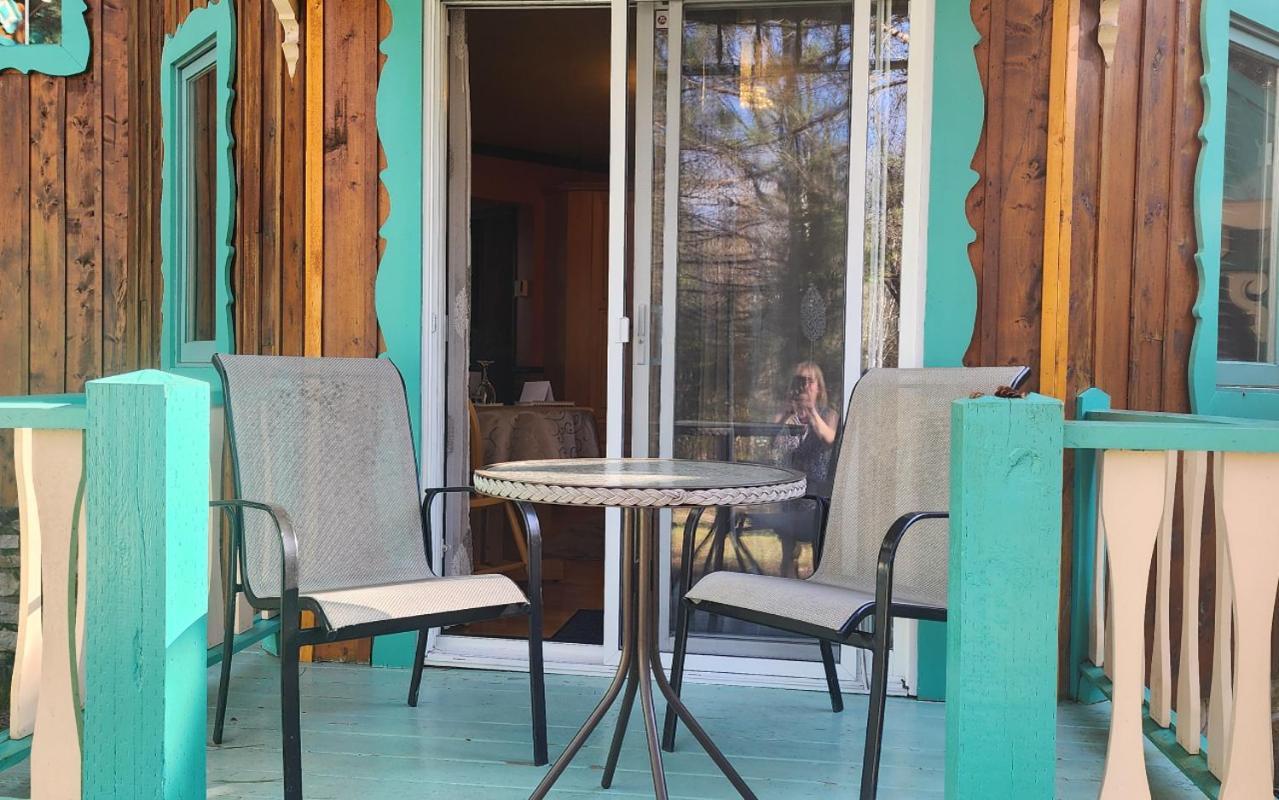 Domaine Riviere Sacacomie Hotel Saint-Alexis-des-Monts Exterior photo